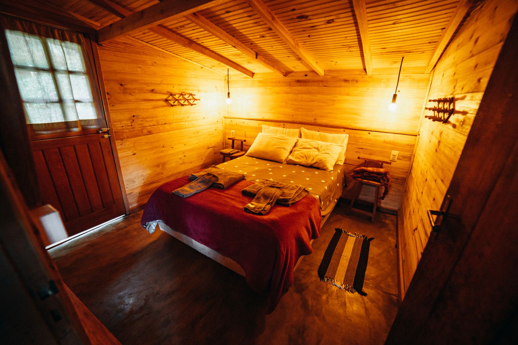 Chambre double en bois chaleureux